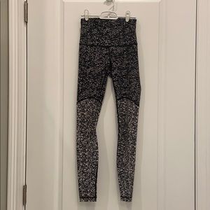 Lululemon work out leggings - black and white